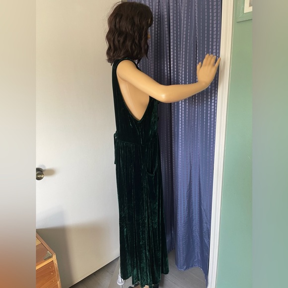 Vintage Emerald Velour Dress S-M - Picture 3 of 10